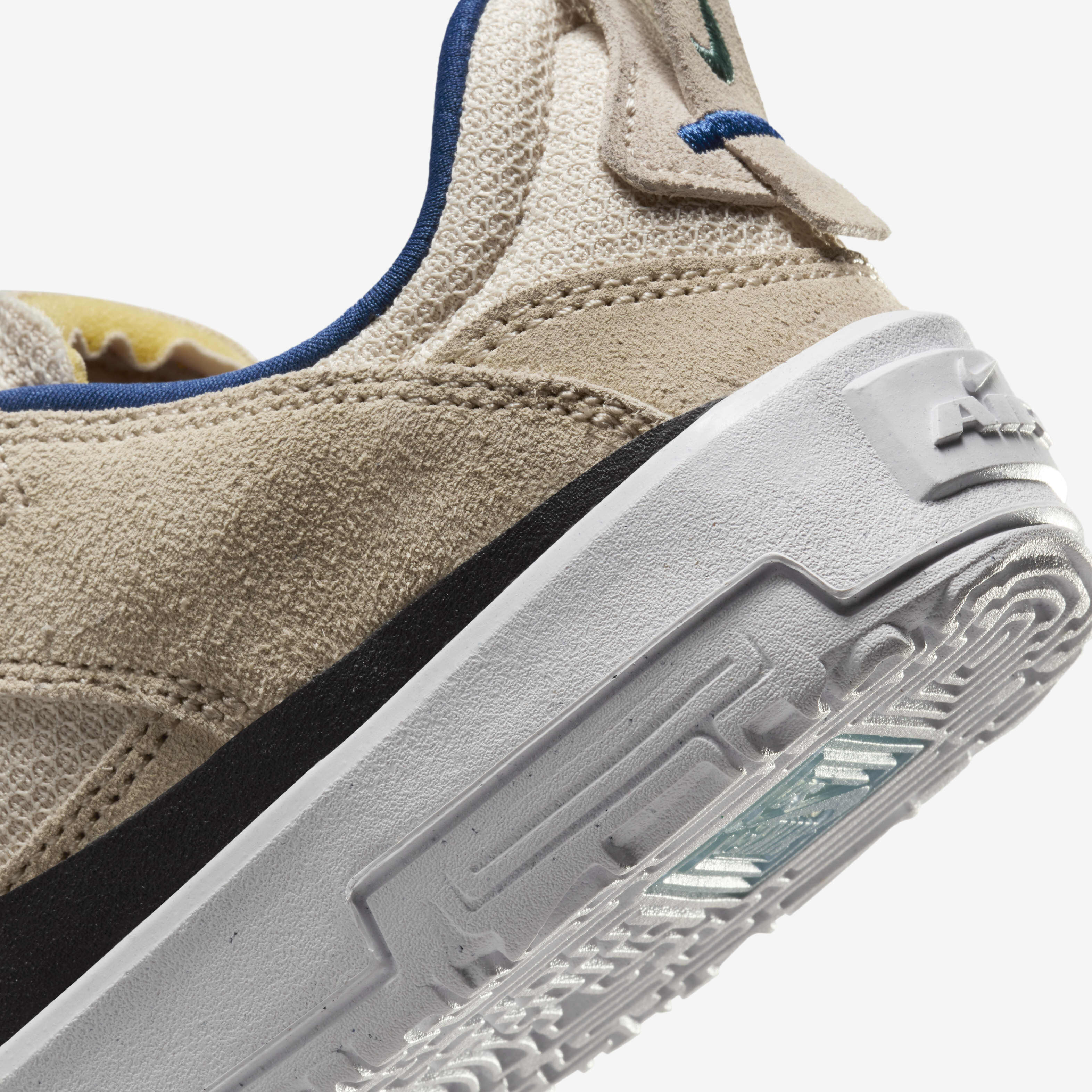 Nike sb running online