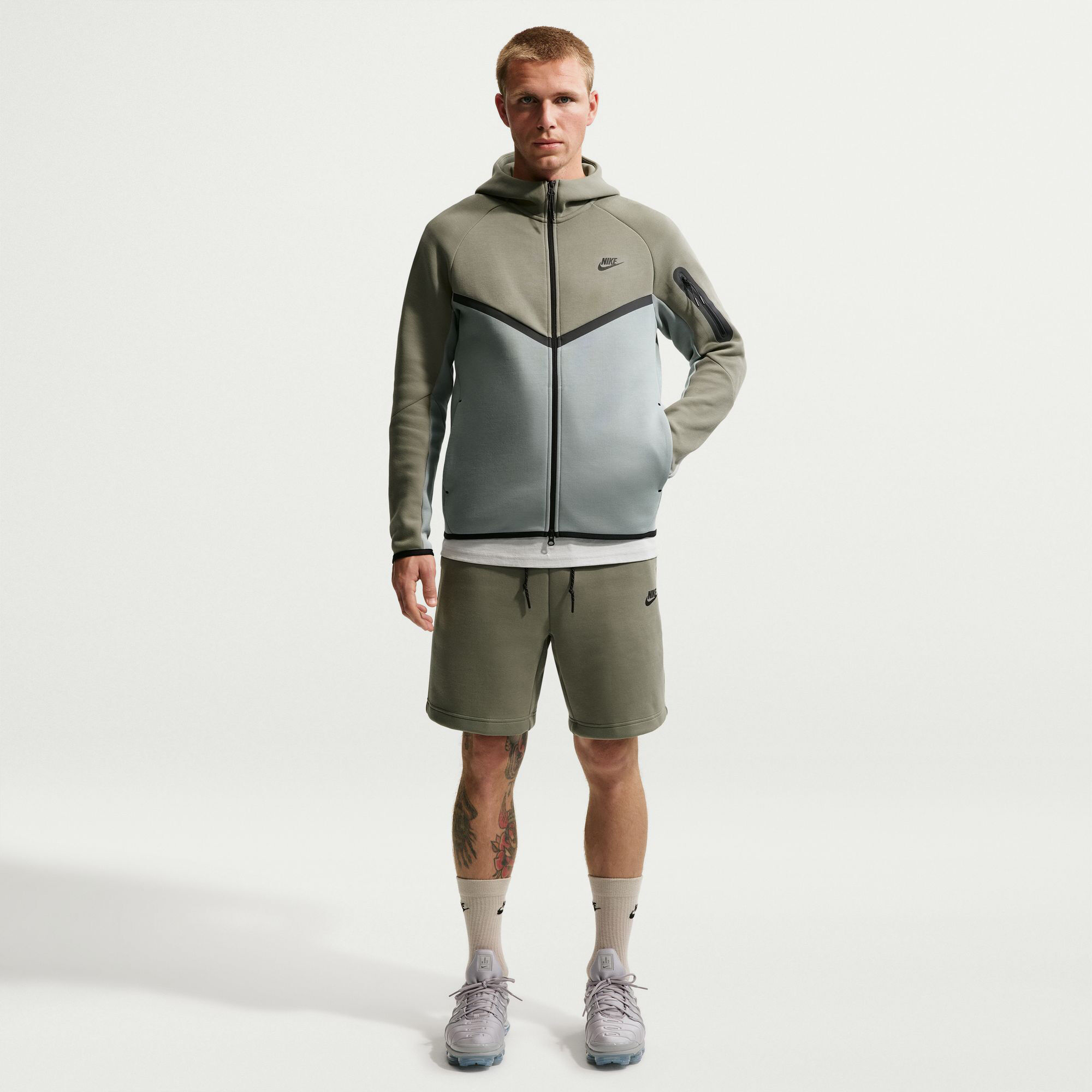 Nike Tech image number 0