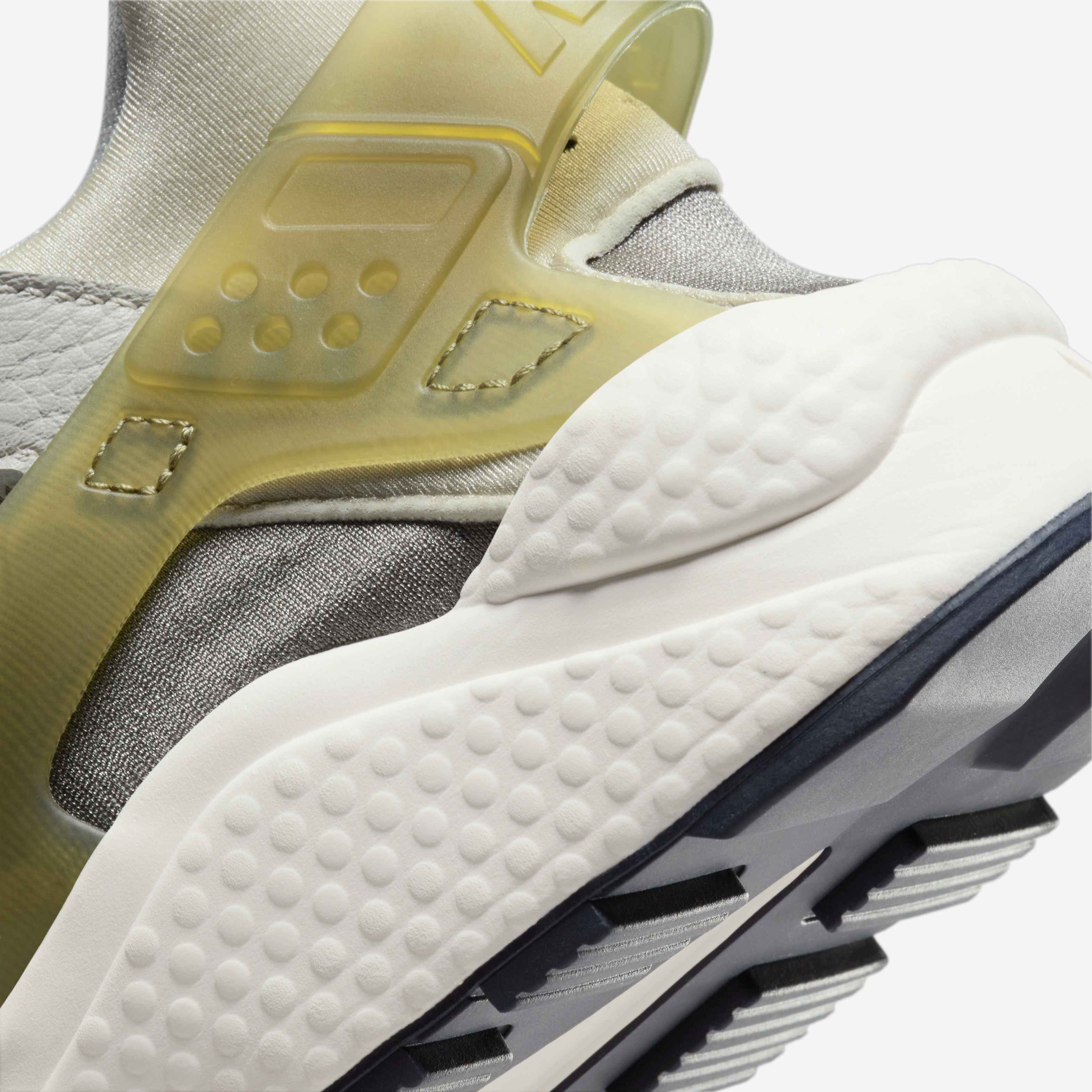 نايكي اير هواراتشي image number 8