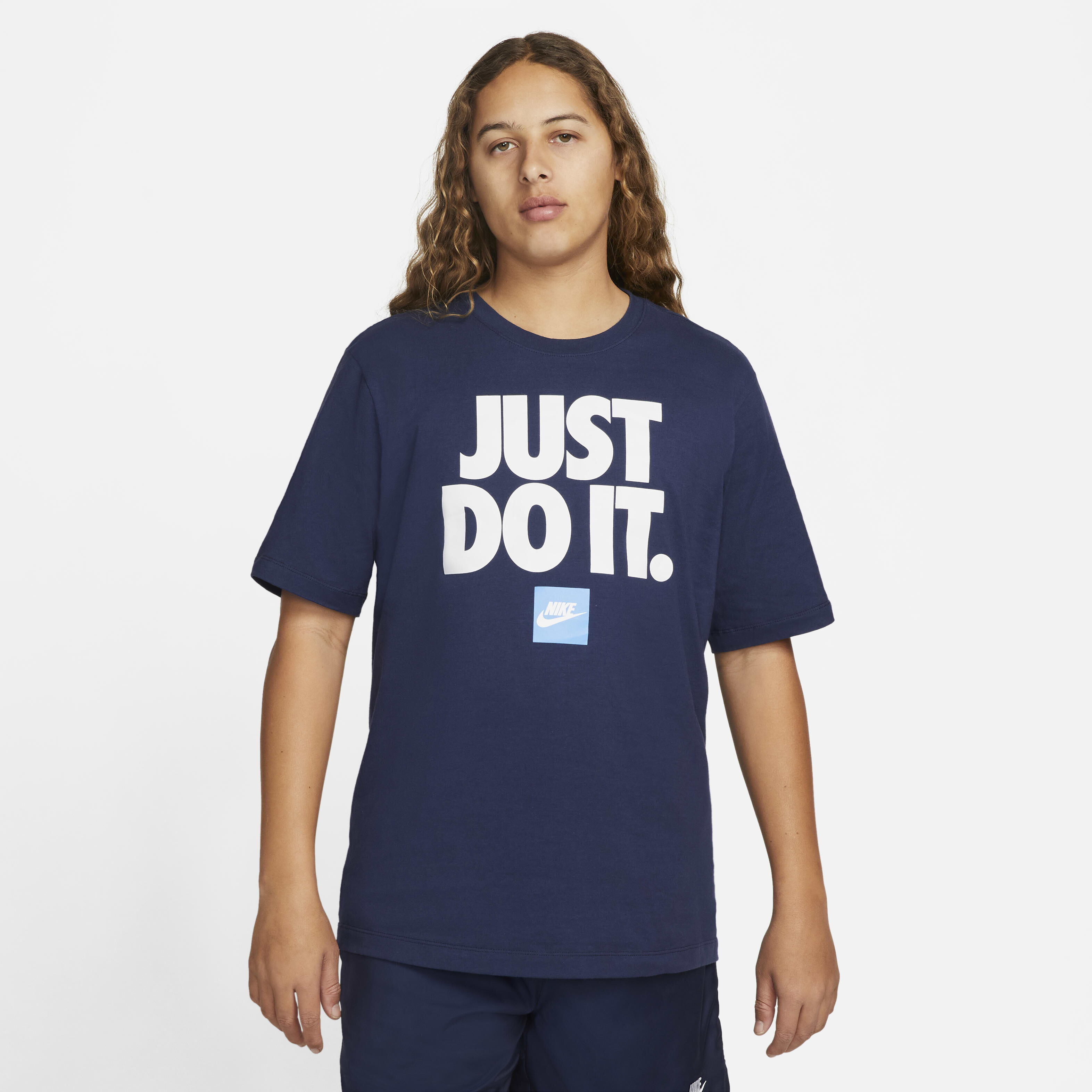 Nike Sportswear image number 0