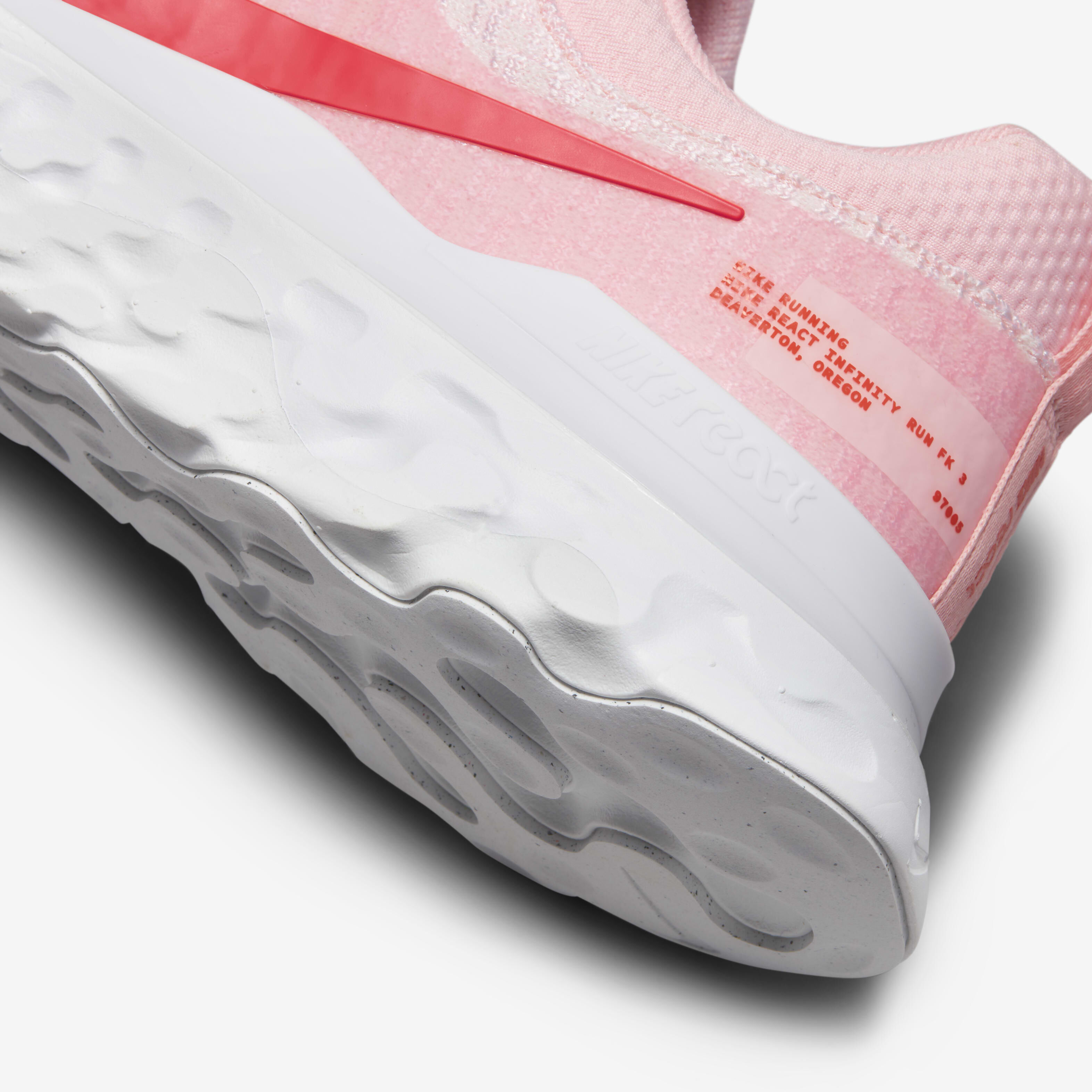 Nike react baby pink 2025
