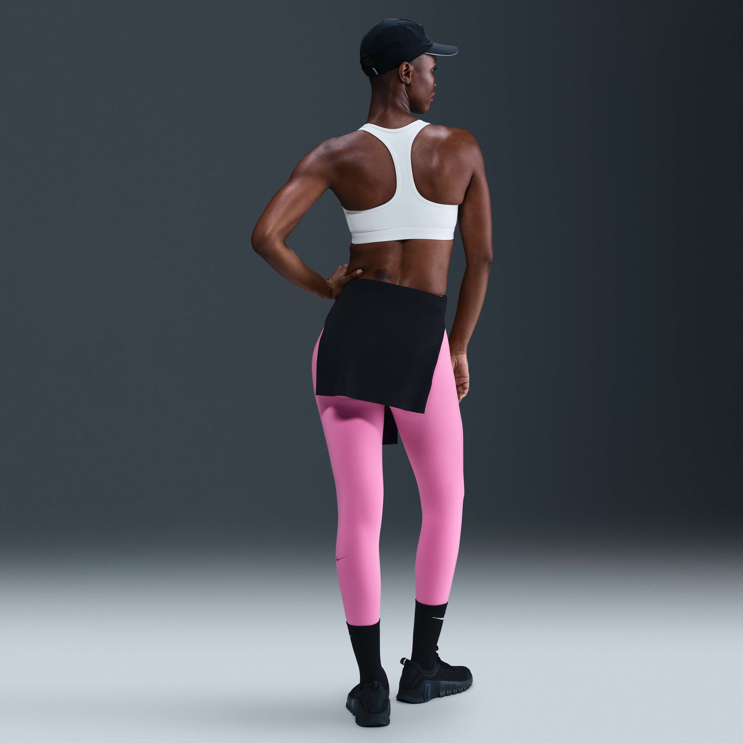 Nike Swoosh Medium Support image number 4