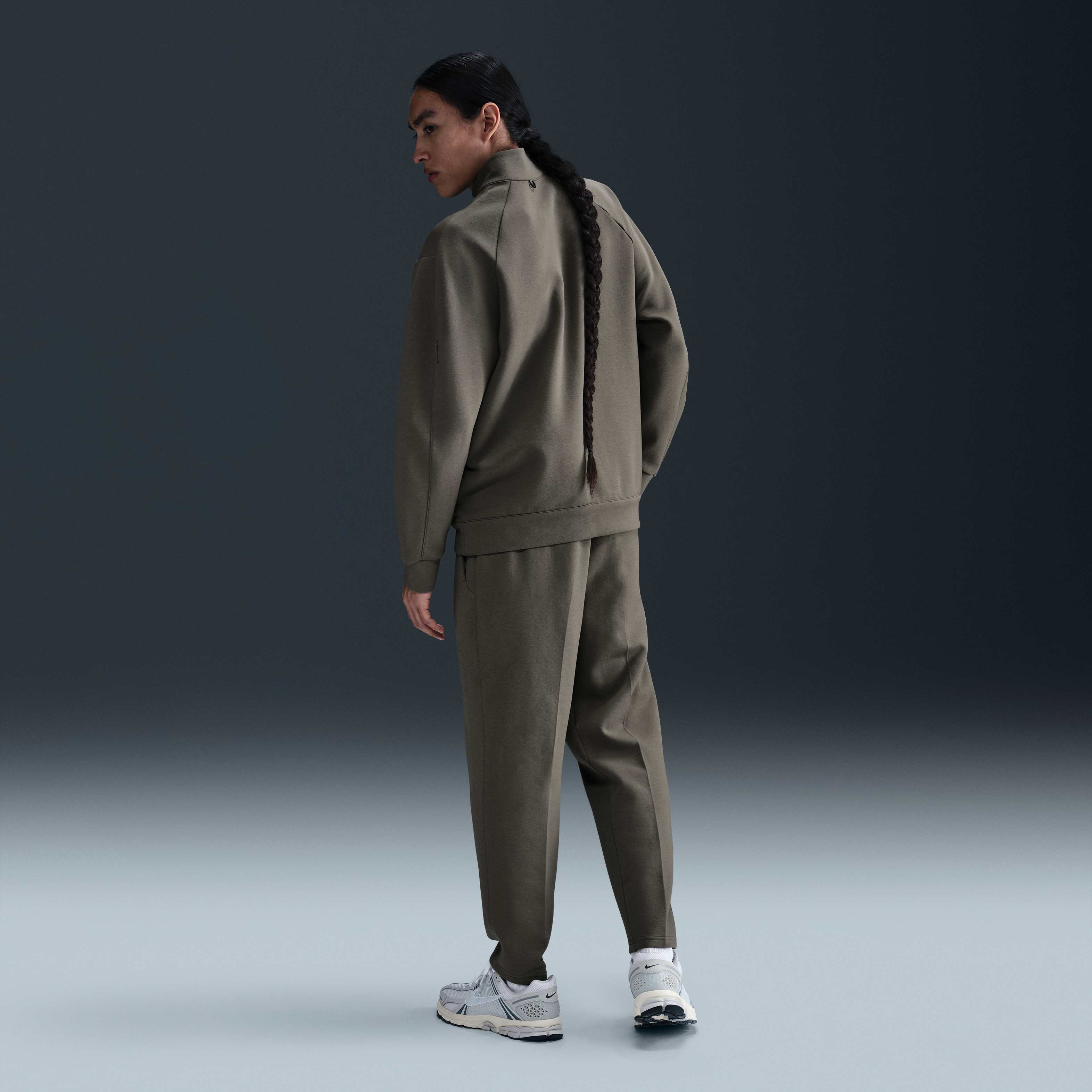 نايكي 24.7 امبوسبلي سوفت image number 4