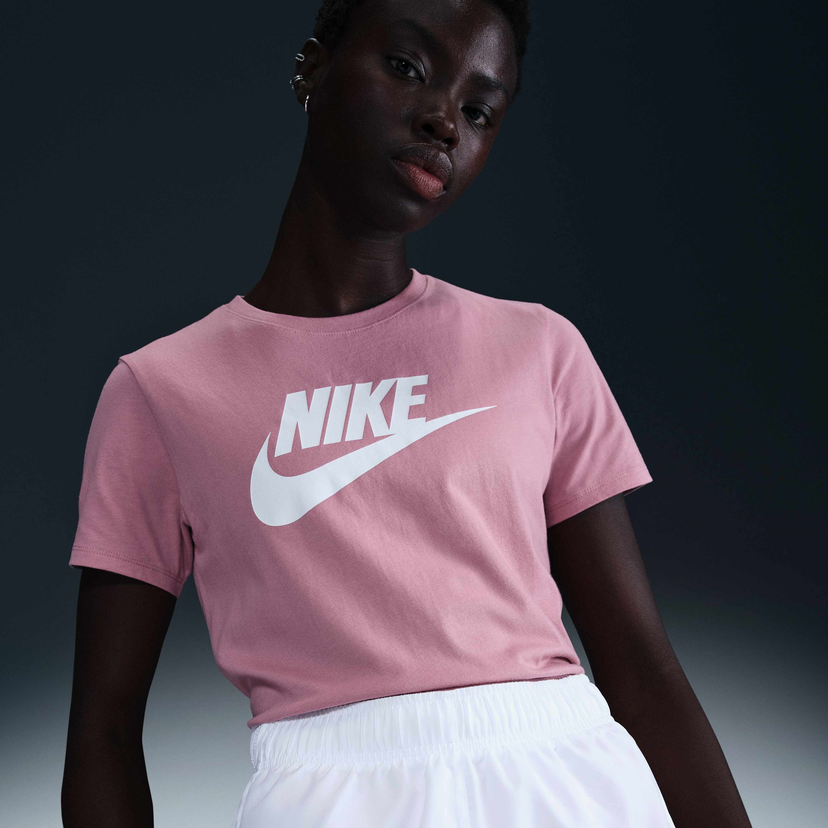 Nike Sportswear Essentials image number 0