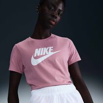 Nike Sportswear Essentials