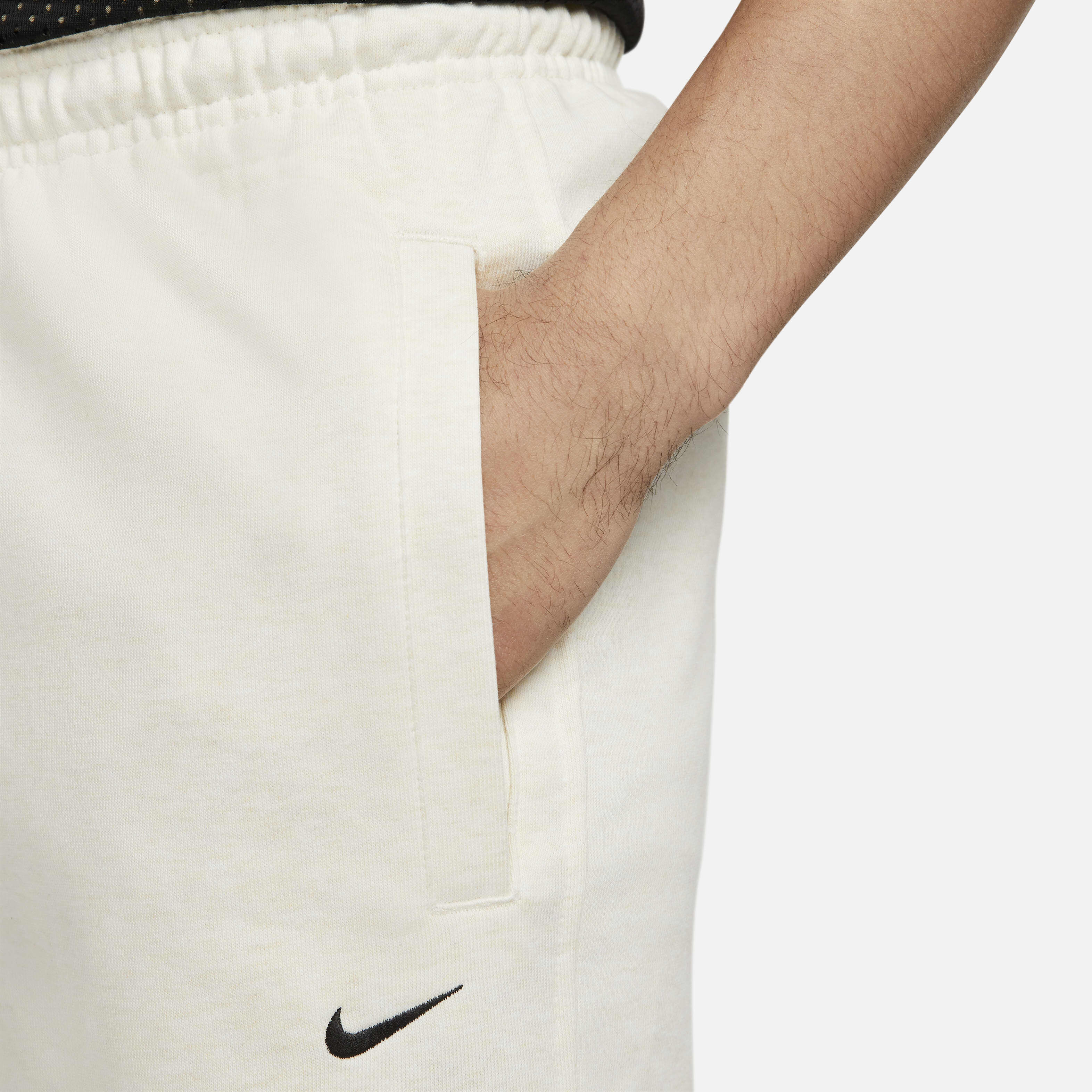 Nike Standard Issue image number 3