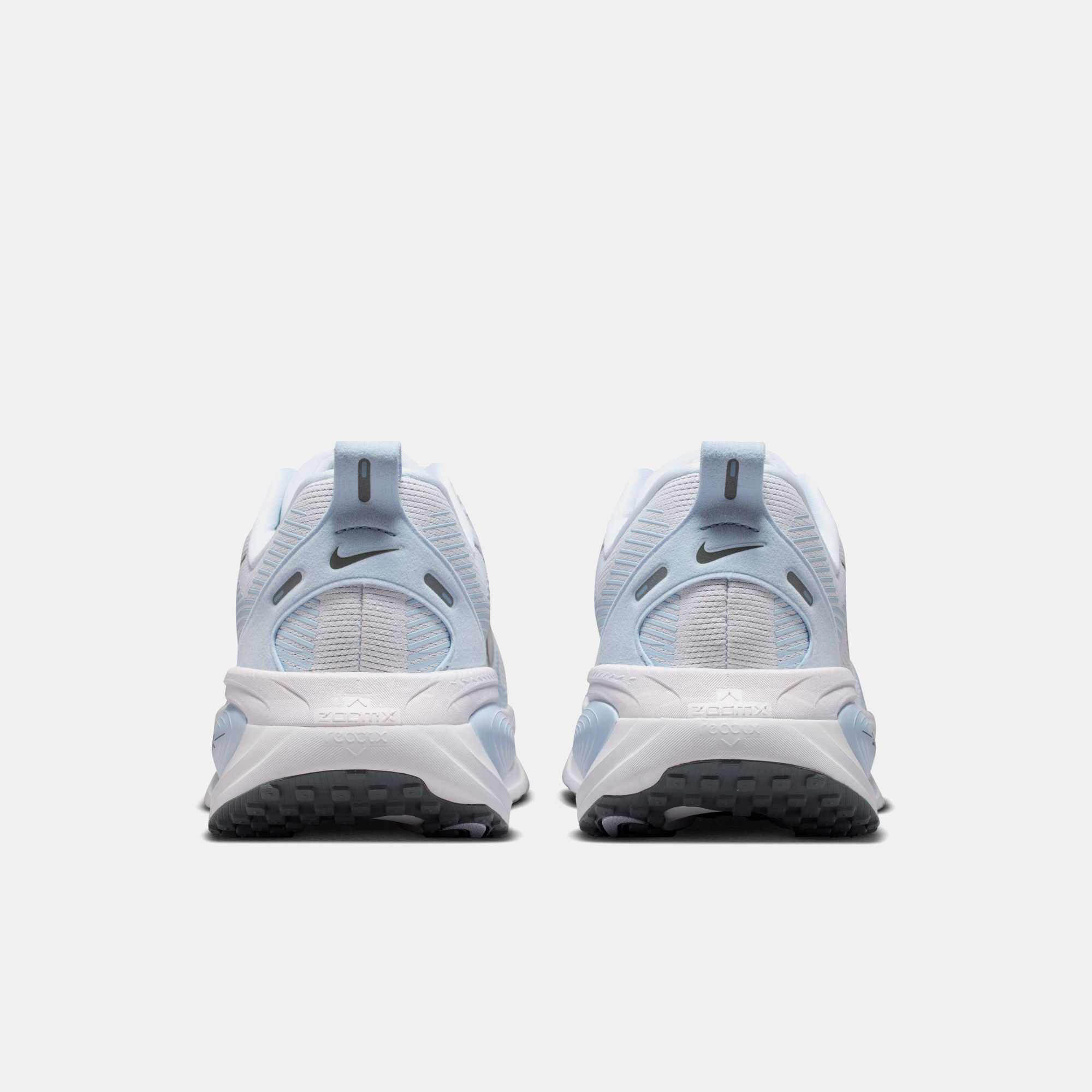 Nike Vomero 18 image number 1