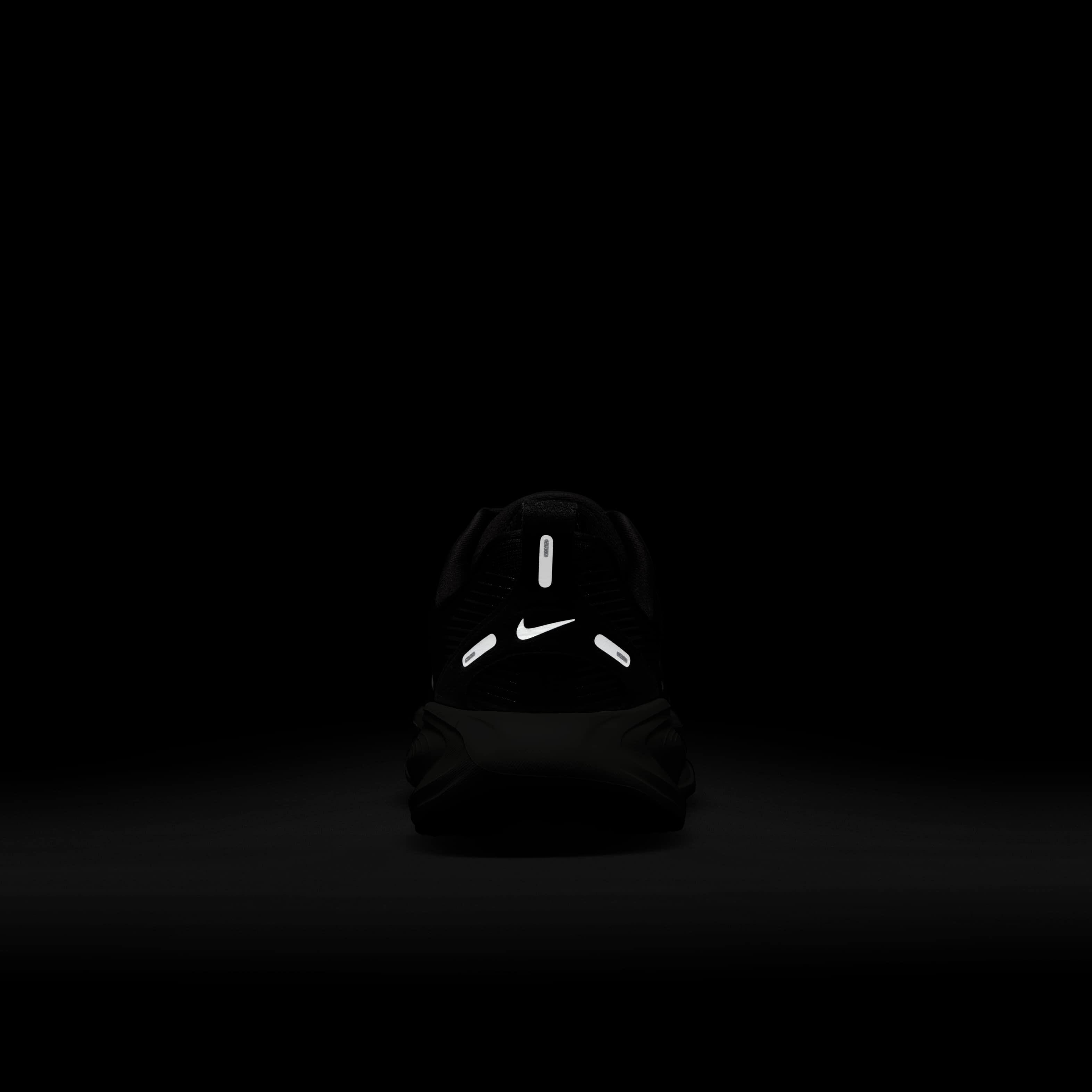 Nike Vomero 18 image number 8