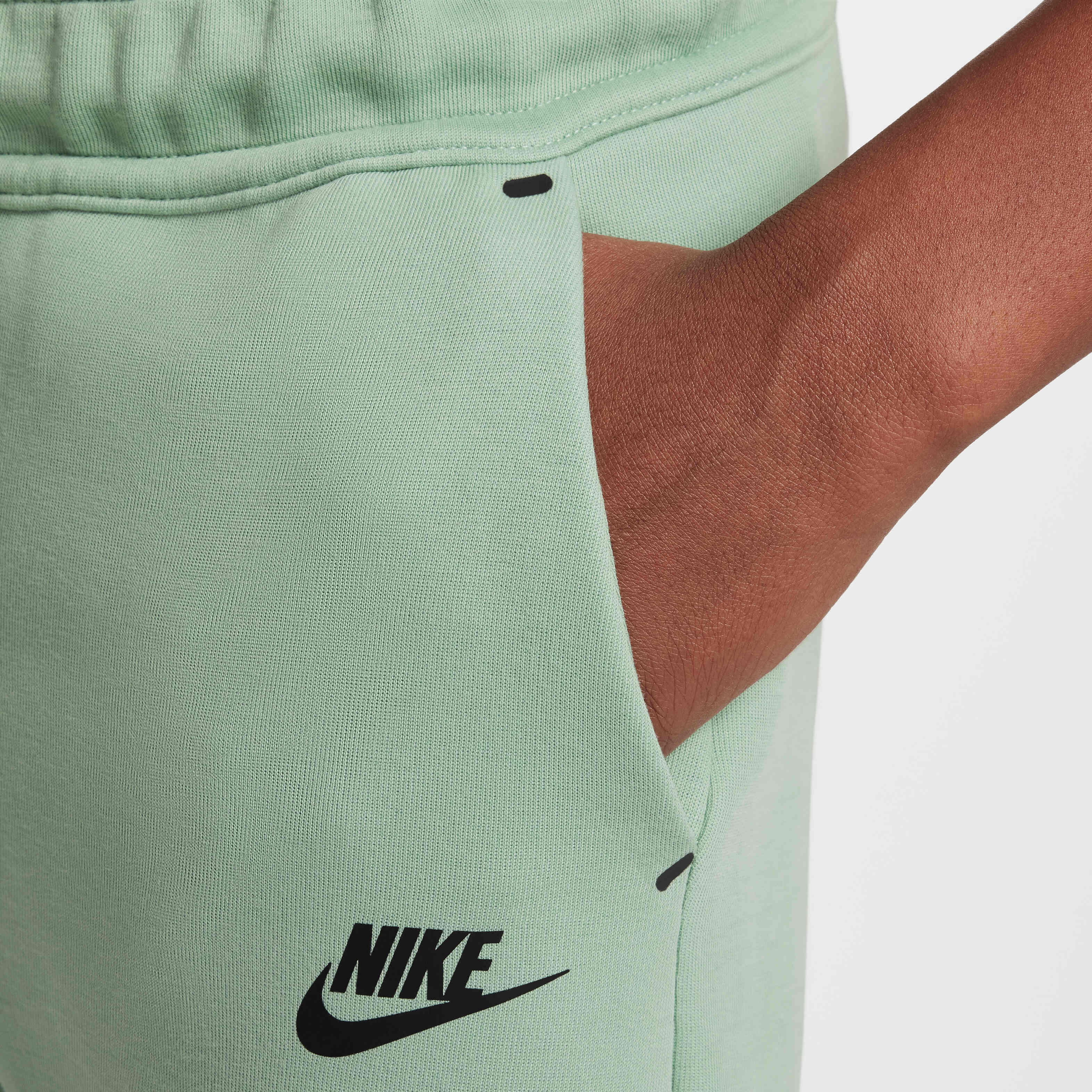 Nike Sportswear Tech Fleece image number 3